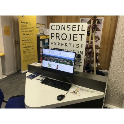 Arrivée de l'ilot numérique à l'agence postale